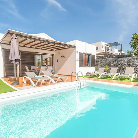 Elma Villa *